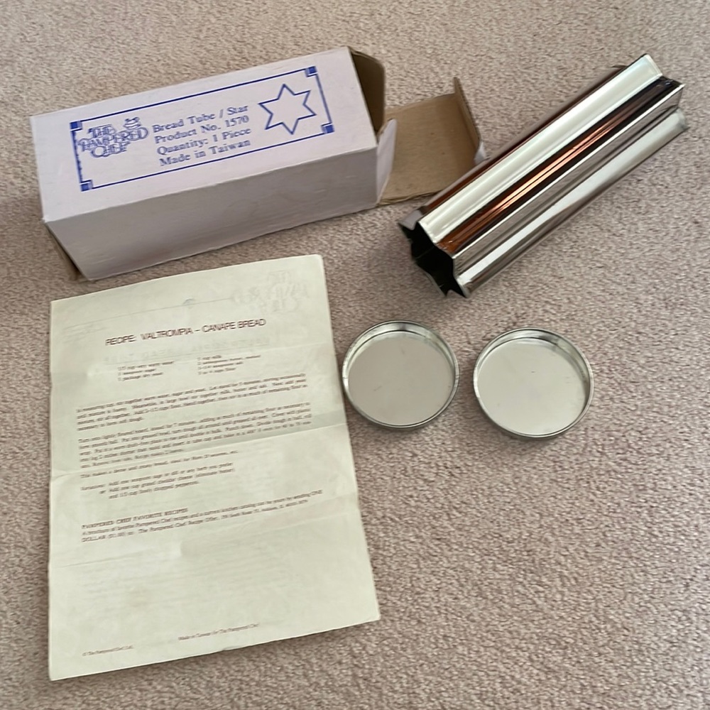 Excellent condition Pampered Chef Star bread tube